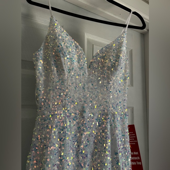 White iridescent dress - Picture 1 of 5